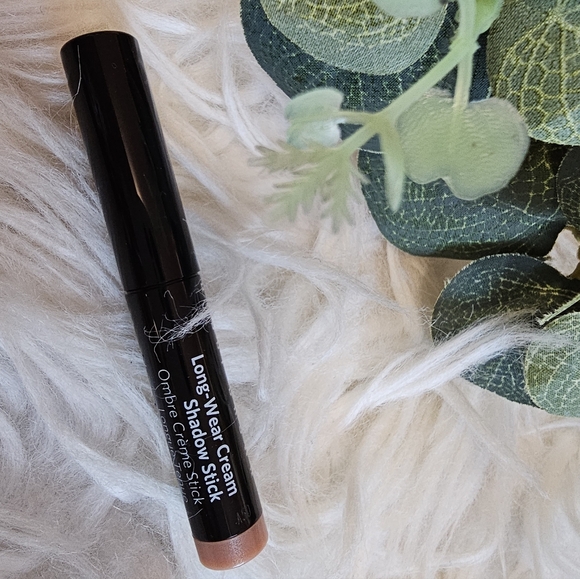 Bobbi Brown Essential Lip Gloss & Long-Wear Eye Makeup Set  Bobbi Brown Eye Essential Kit